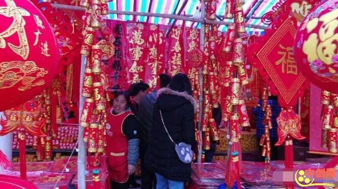 [创业资讯]春节摆地摊卖什么挣钱？暴利的迎春花市！