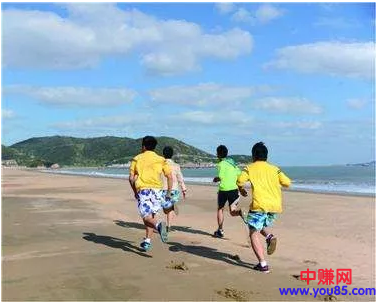 揭秘：你以为别人在带你做项目赚钱，其实他在割你韭菜