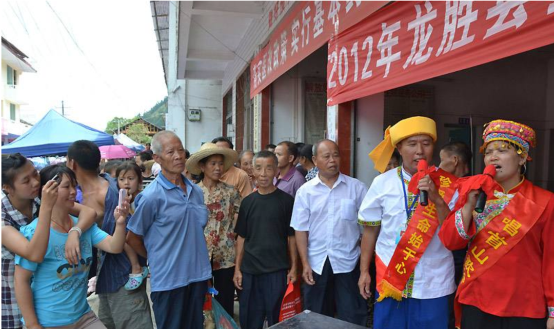 [引流涨粉]霸屏引流卖山歌书和教程项目 一个月入几万实战案例分析-第4张图片-智慧创业网