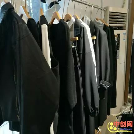 [创业资讯]服装店过时的衣服该怎么卖出去？-第2张图片-智慧创业网